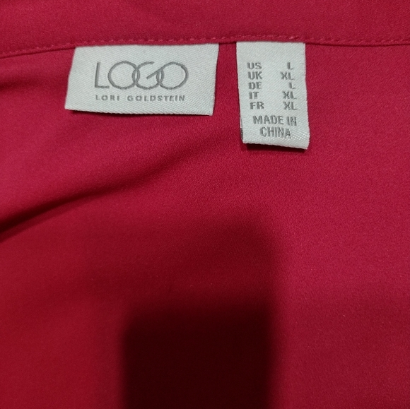 LOGO by Lori Goldstein Red Woven Crepe Blouse with Seaming Detail Sz L - Picture 7 of 9